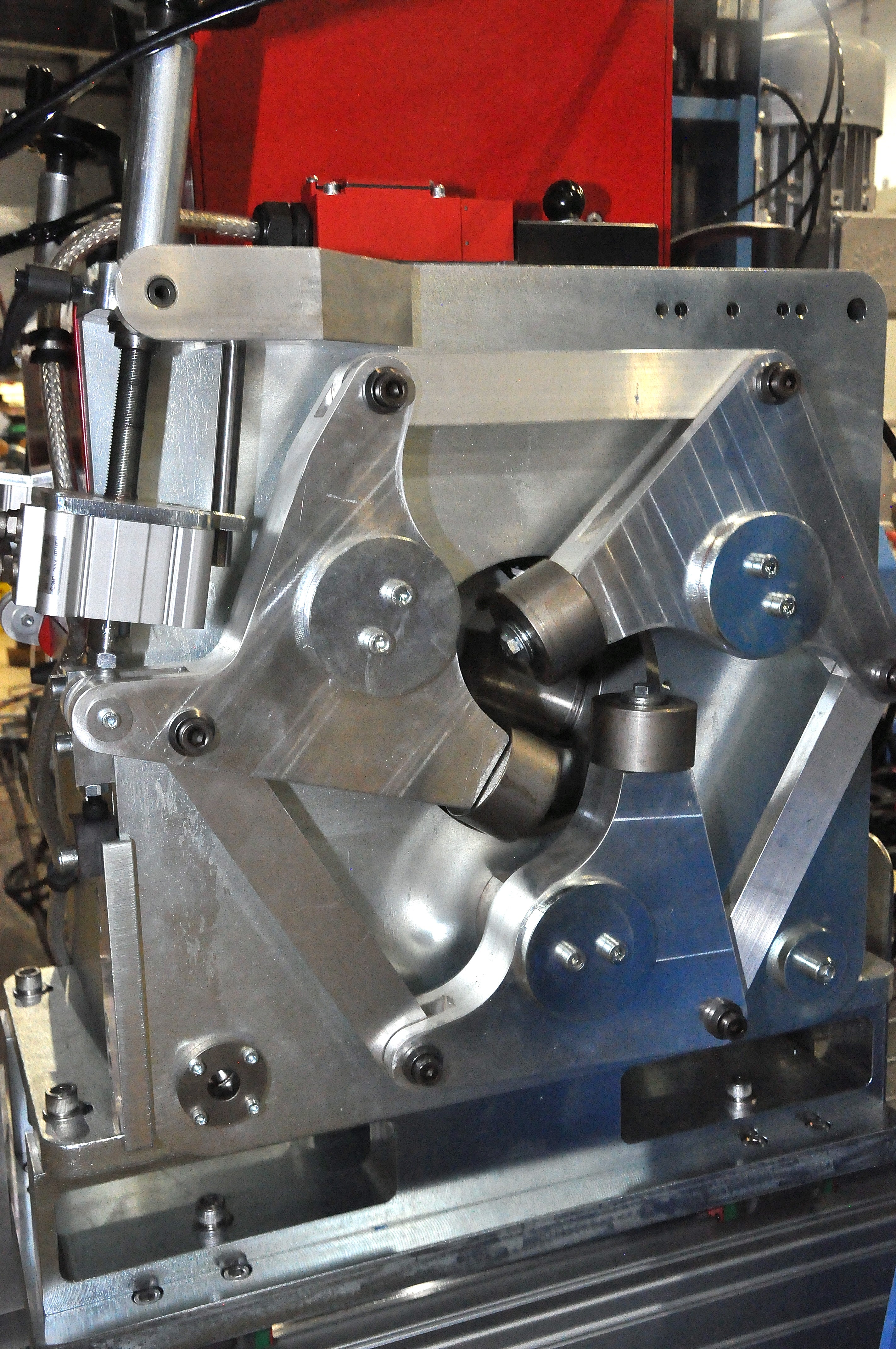 TEST BENCHES AND DRIVES