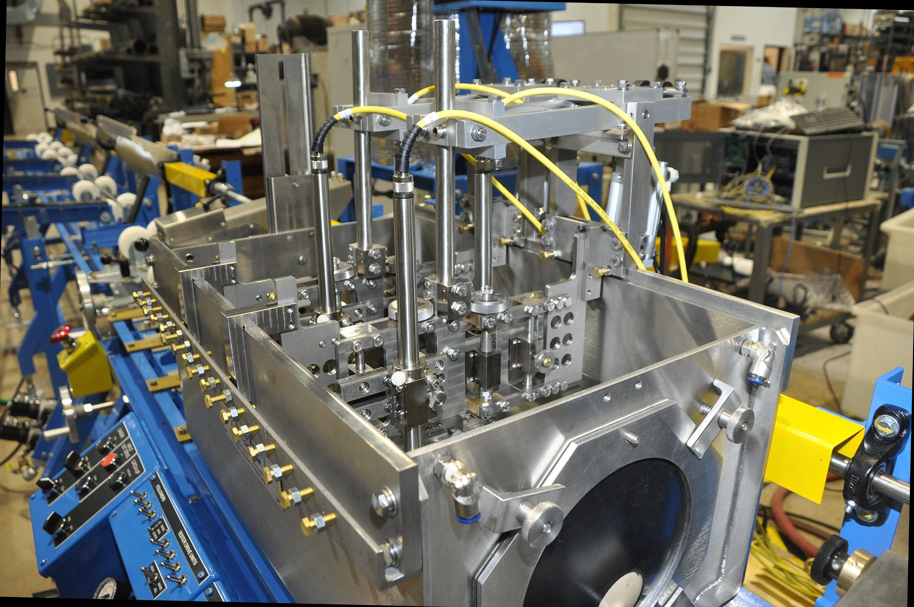 Production Comparator Eddy Current Testing technology and equipment for nondestructive testing using comparator technology